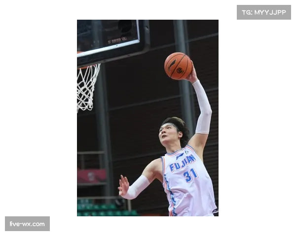 【CBA节奏强度研究·赛前·动态“深圳马可波罗队赛前增加一日两练，着重演练破紧逼战术”